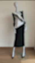 Load and play video in Gallery viewer, VINTAGE 1980S SIMON ELLIS OSTRICH TRIM EVENING DRESS
